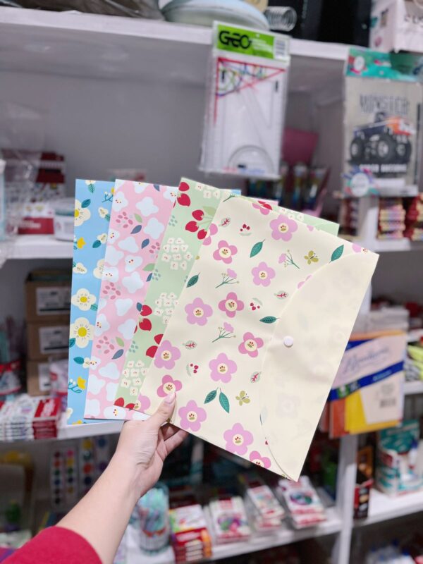 Sobre plástico A4 FLORES
